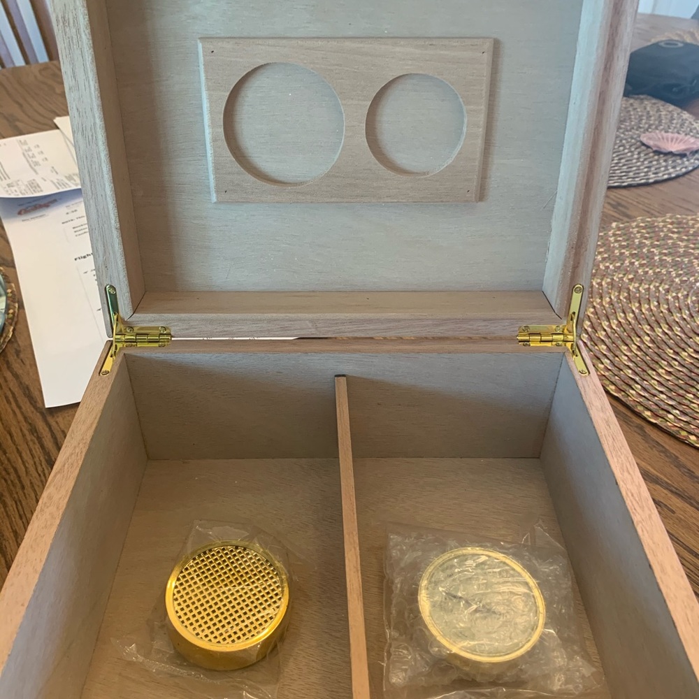 Humidor - Picture 3 of 6